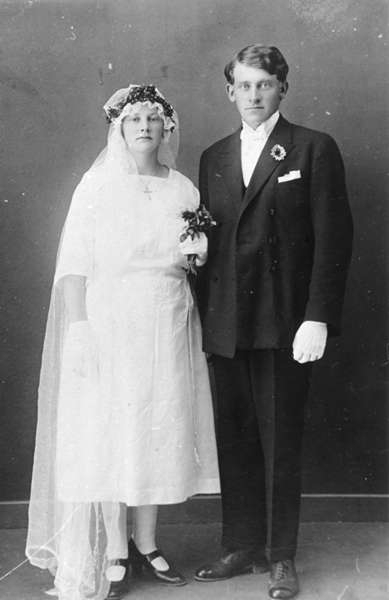 Brudebilde av Sverre Johansen og Margit Johansen fra Smines i Øksnes