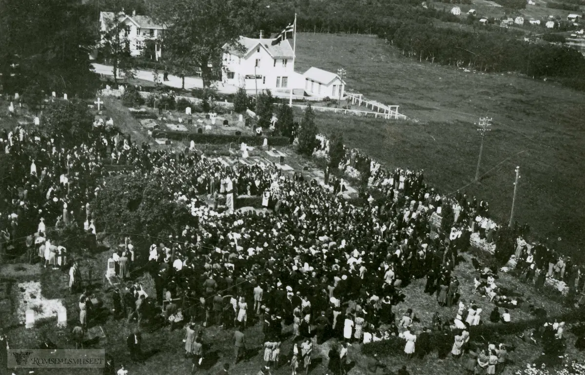 "Trolig fra avdukingen av minnesteinen over Øverås 1941".