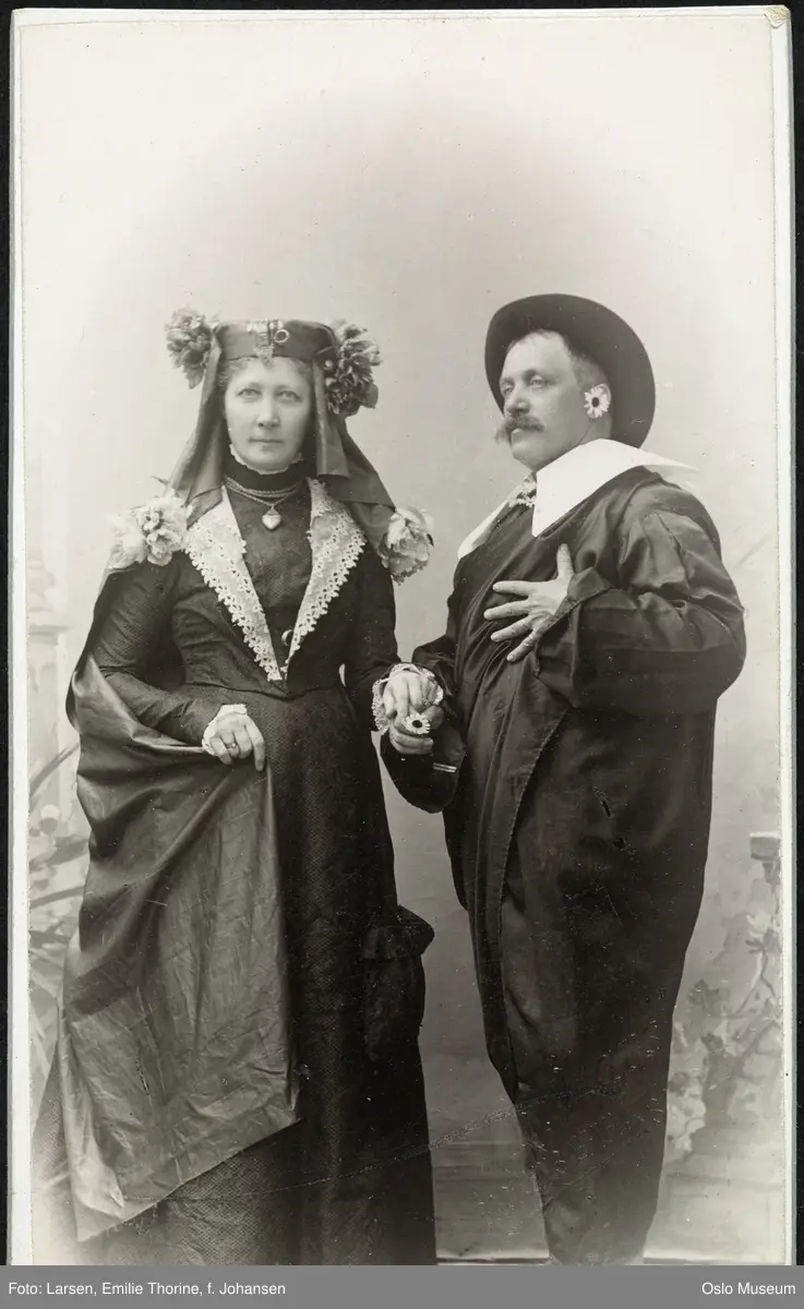 dobbeltportrett, kvinne, mann, stående knefigur, karnevalskostymer