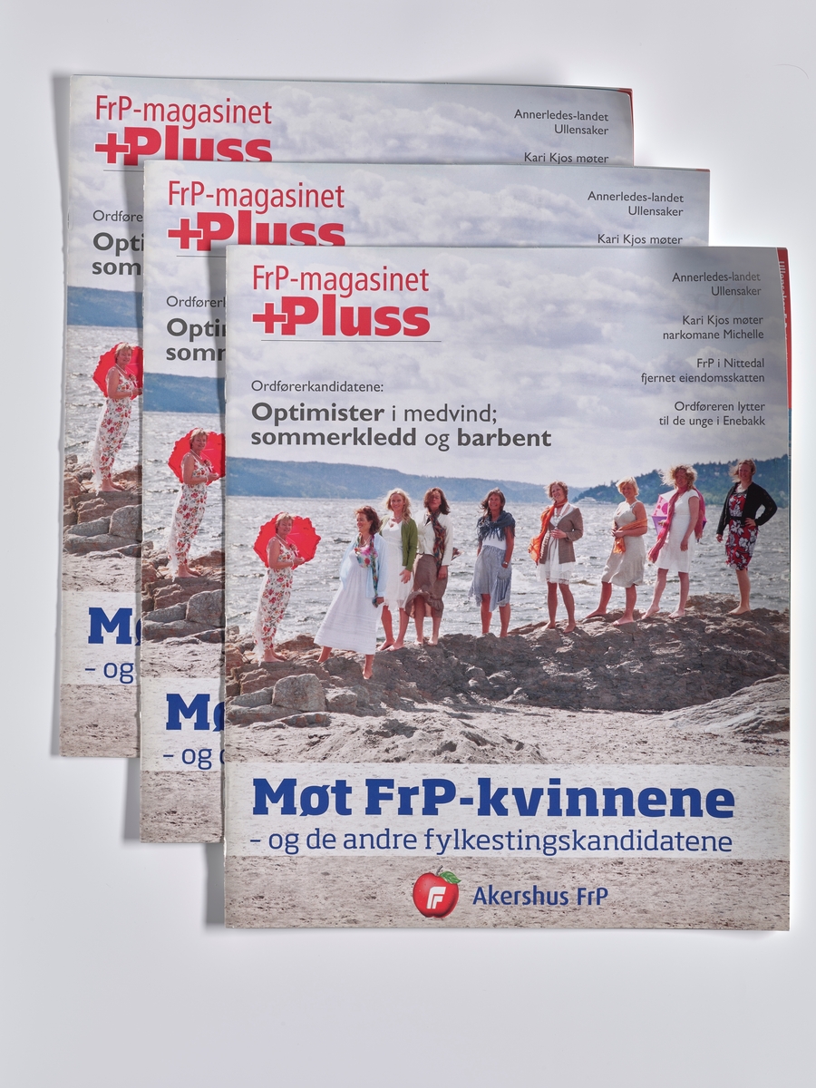 Foto av kvinnelige partimedlemmer på en strand og portretter av kandidater