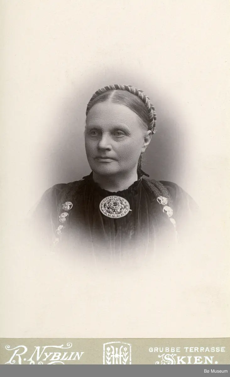 Portrettfoto av Aslaug Opdal
