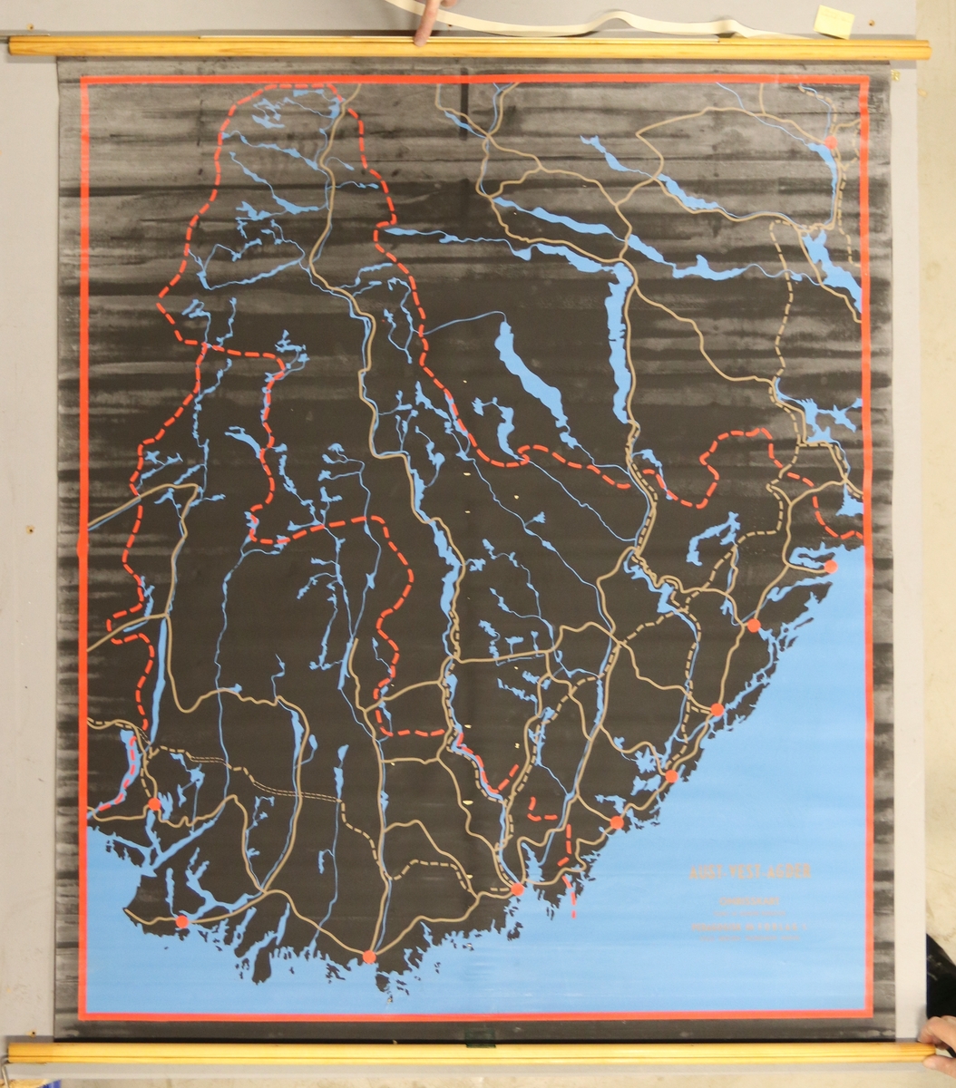 Form: Ulike størrelser rullet på treruller til dels m/metall i endene.