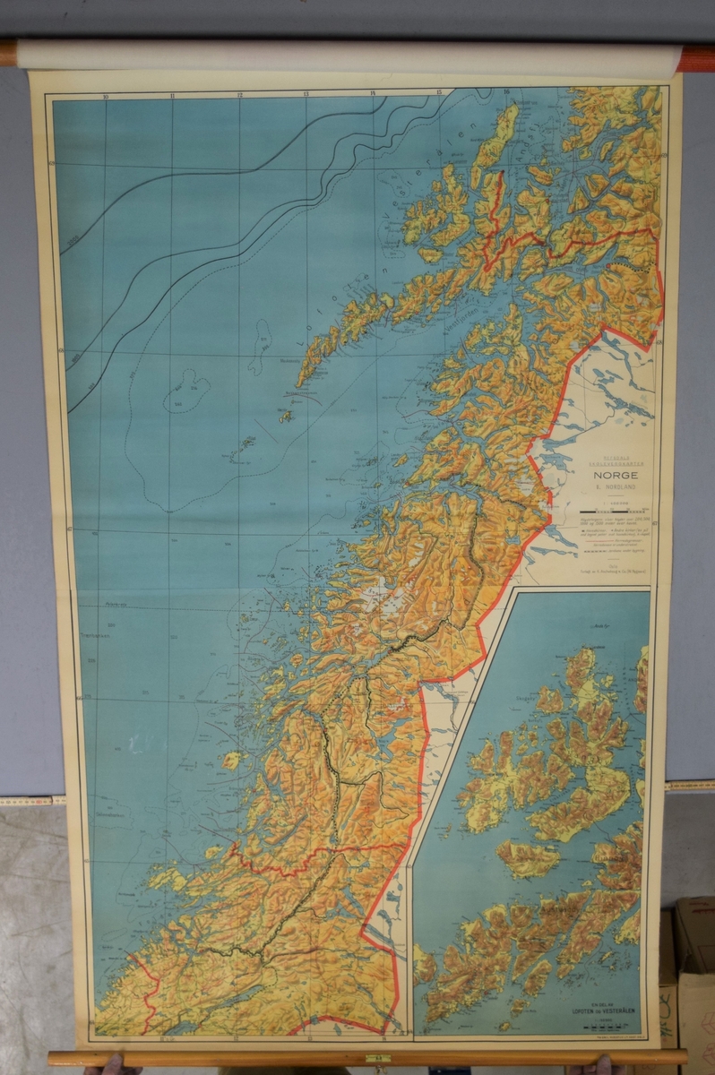Form: Ulike størrelser rullet på treruller til dels m/metall i endene.