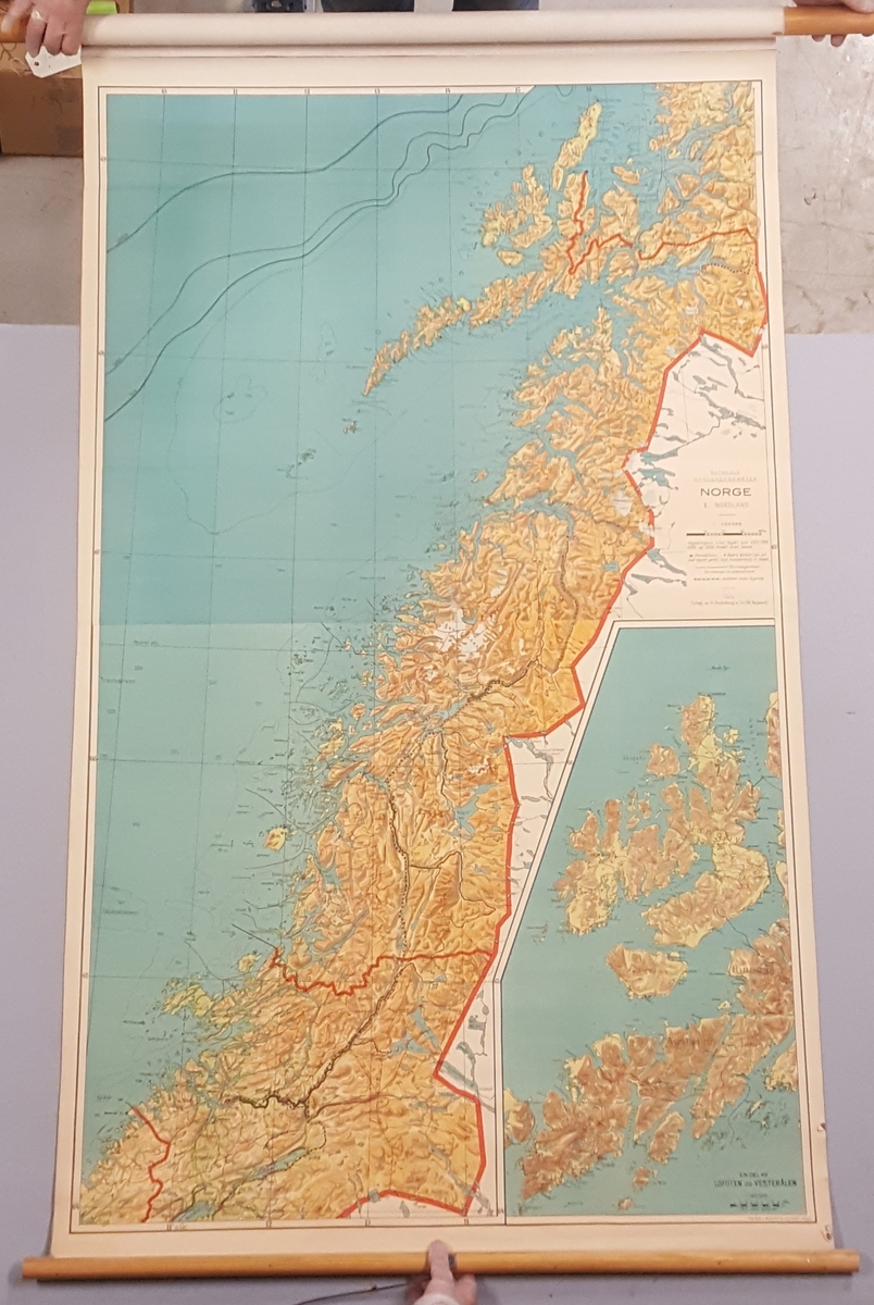 Form: Ulike størrelser rullet på treruller til dels m/metall i endene.