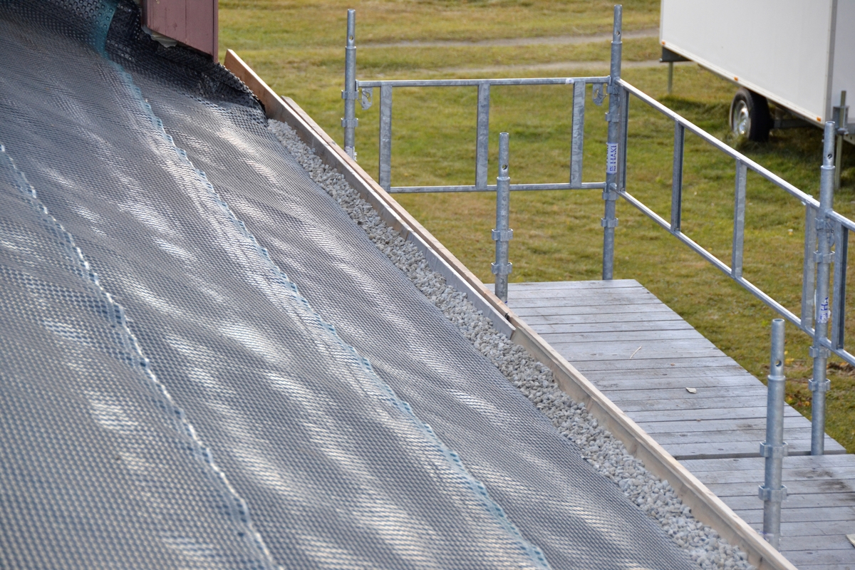 Legging av torvtak. Oddentunet