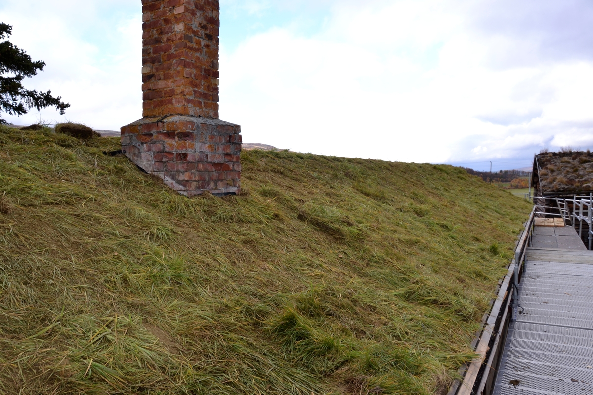 Legging av torvtak. Oddentunet