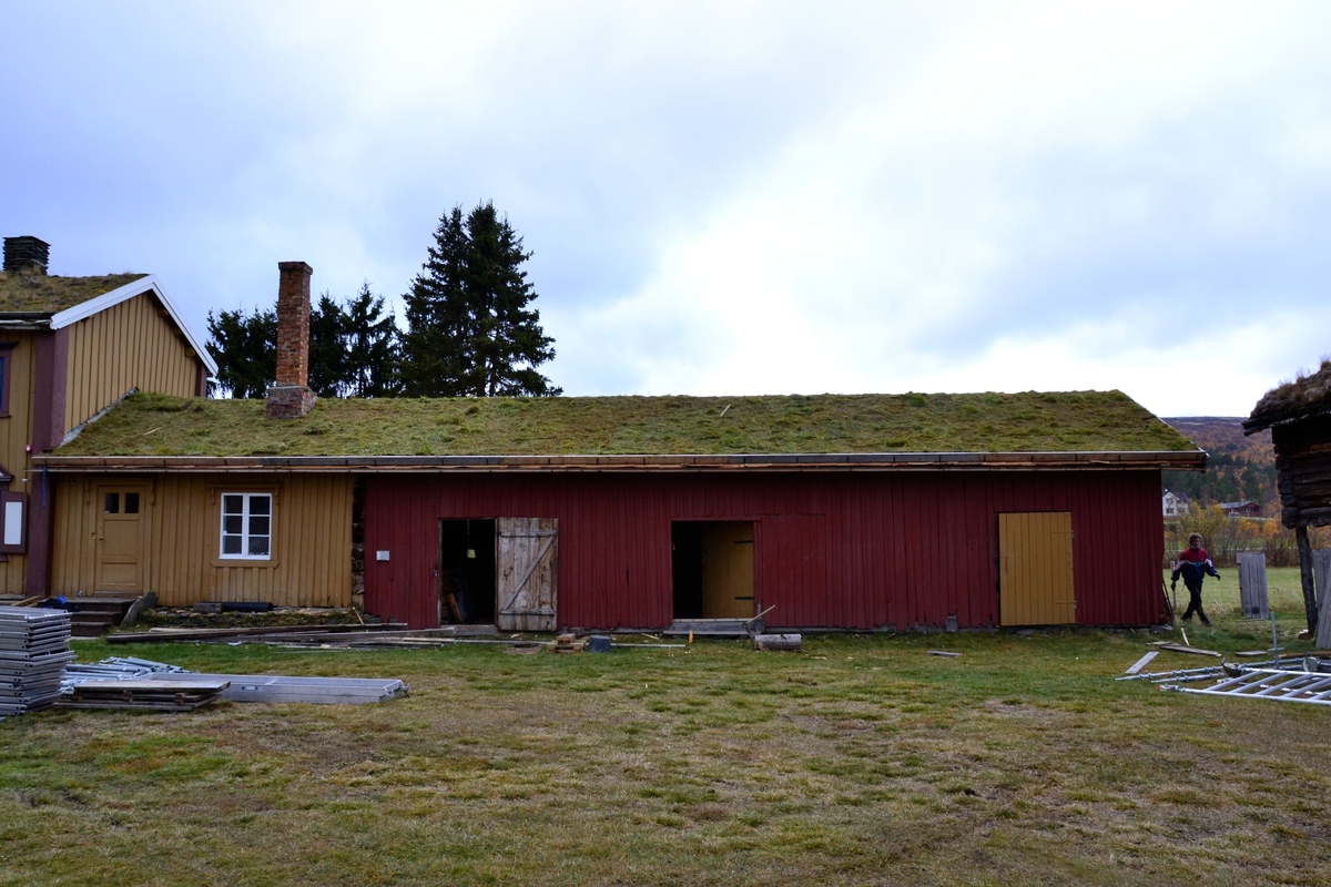 Legging av torvtak. Oddentunet