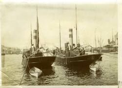 To fiskedamperne "ASK" og "SOTRA".