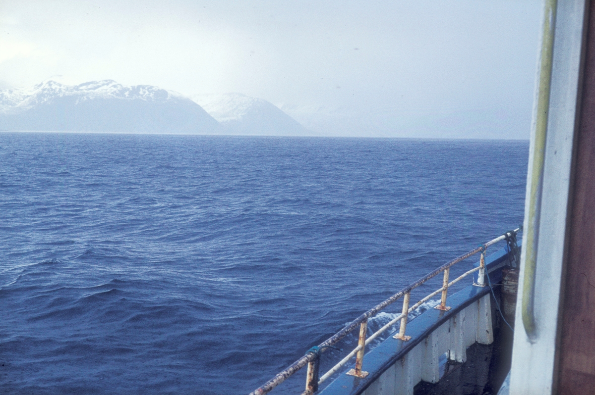 På vei til Kamøyvær i Nordkapp kommune, 1974