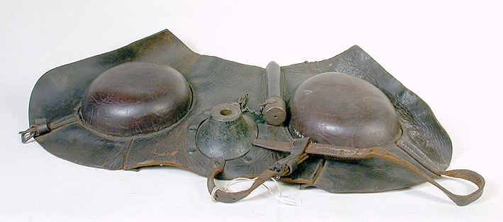 Äldre slaktapparat för bedövning av nötkreatur vid slakt. Slaktmasken består av en sköldformad järnplåt med ett hål i mitten för en sprint. Skölden fästs på djuret med läderkåpor som också täcker ögonen. En hålmejselformad sprint drivs in i hjärnan med ett hammarslag, varvid djuret omedelbart förlorar medvetandet. Slaktmasker används numera mycket sällan.