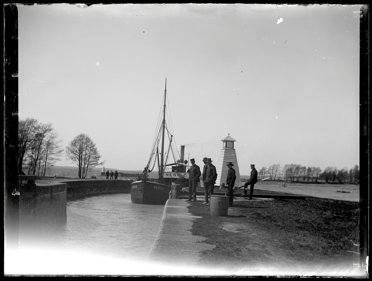 Skutan Nerike i Göta kanal