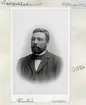 Enligt påskrift tolkat vara Carl Gustaf Samuelsson. Född den 17 april 1857 i Åtvidaberg som son till brukare Samuel Petter Carlsson och Carolina Dahlqvist. Som ung arbetade han som dräng på olika gårdar i Åtvidabergs socken men blev från 1878 elev vid Säby lantbruksskola. Efter examen 1884 gifte han sig med Christina Vilhelmina Carlsdotter och efterhand kom paret att arrendera gården Stavsäter i Vist församling.