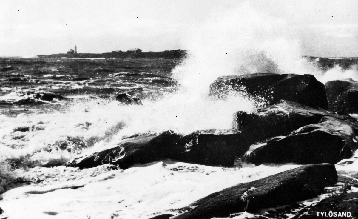 Söndrums sn. Strandbilder från Tylösand.
Text på foto 1: Tulösandsparti vid Halmstad.
Text på foto 9: Strandparti från Tylösand.