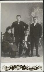 Knut Eilif og Kirsti Hougens barn.