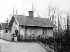 Engmans kiosk vid kanalen mot Rocksjön i Jönköping. Före detta barnvaktsstuga till Gripenbergsbanan.