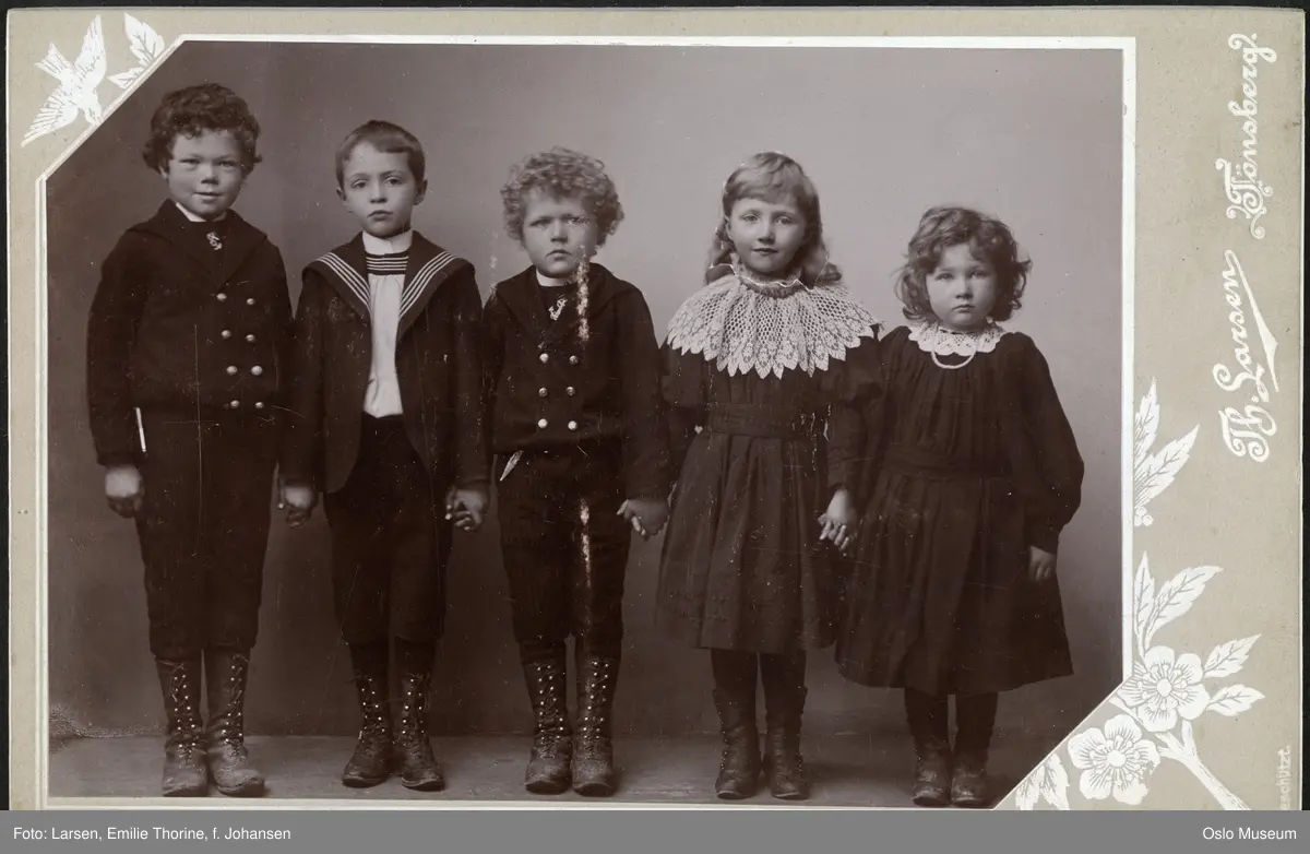 gruppe, barn, gutter, jenter, stående helfigur