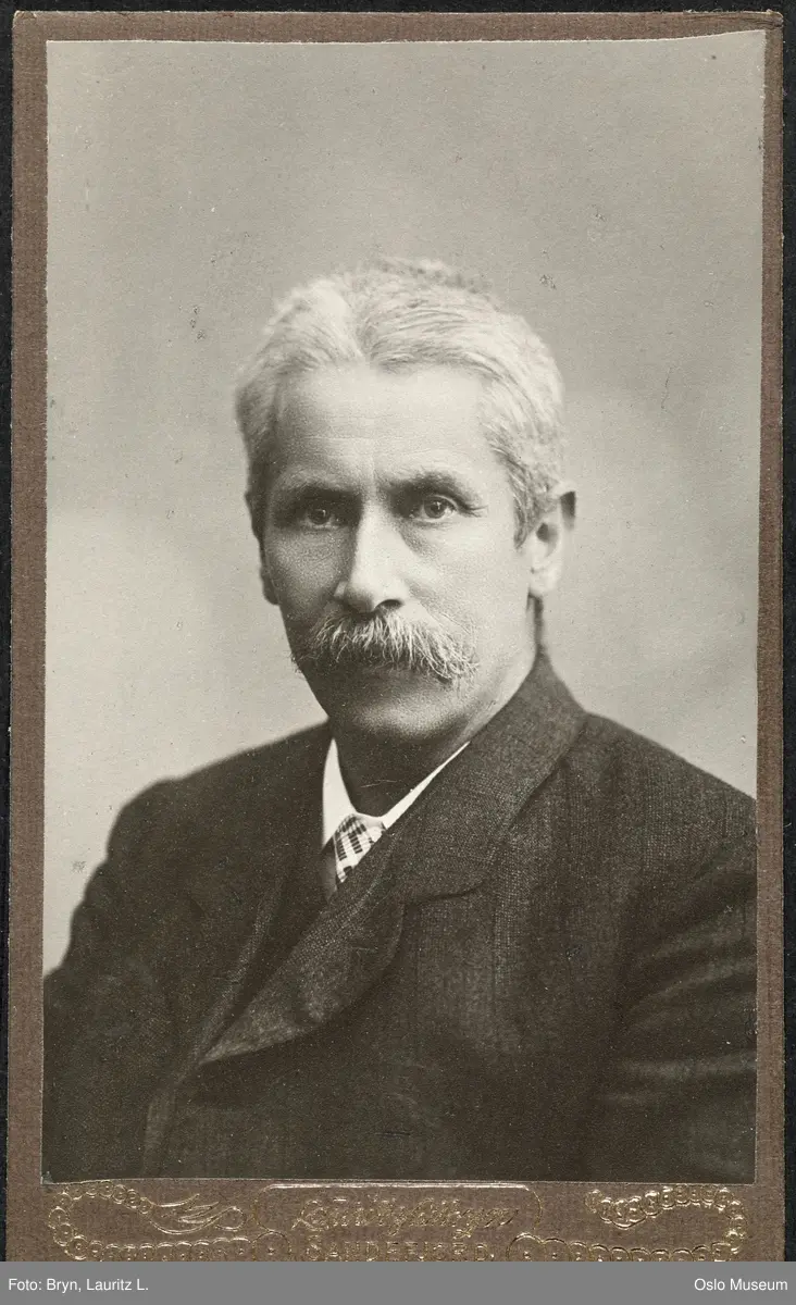 portrett, mann, skolebestyrer, brystbilde