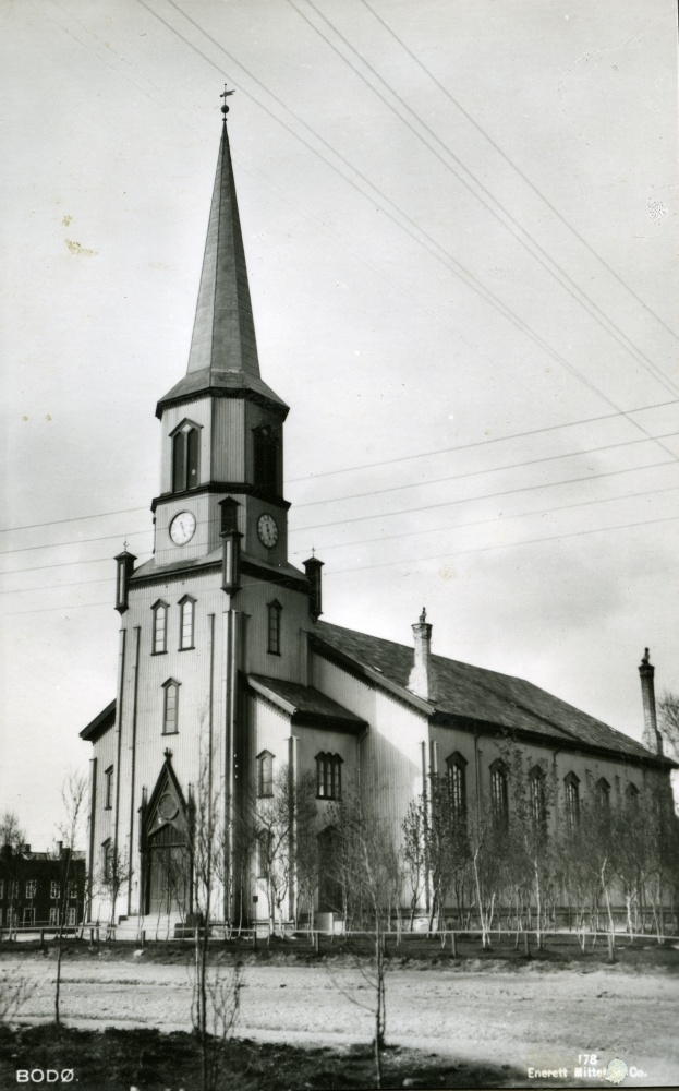 Postkort med motiv av Bodø kirke.