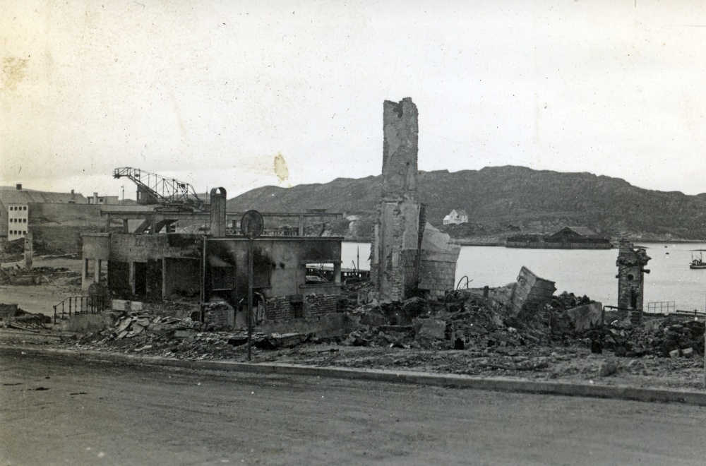 Bodø sentrum i ruiner etter bombingen i 1940.