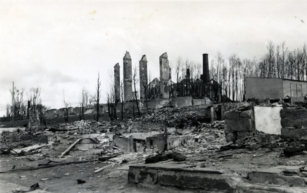 Bodø sentrum i ruiner etter bombingen i 1940.