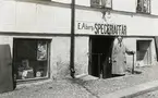 E. Åbergs speceriaffär på Klostergatan i Växjö, ca. 1925.