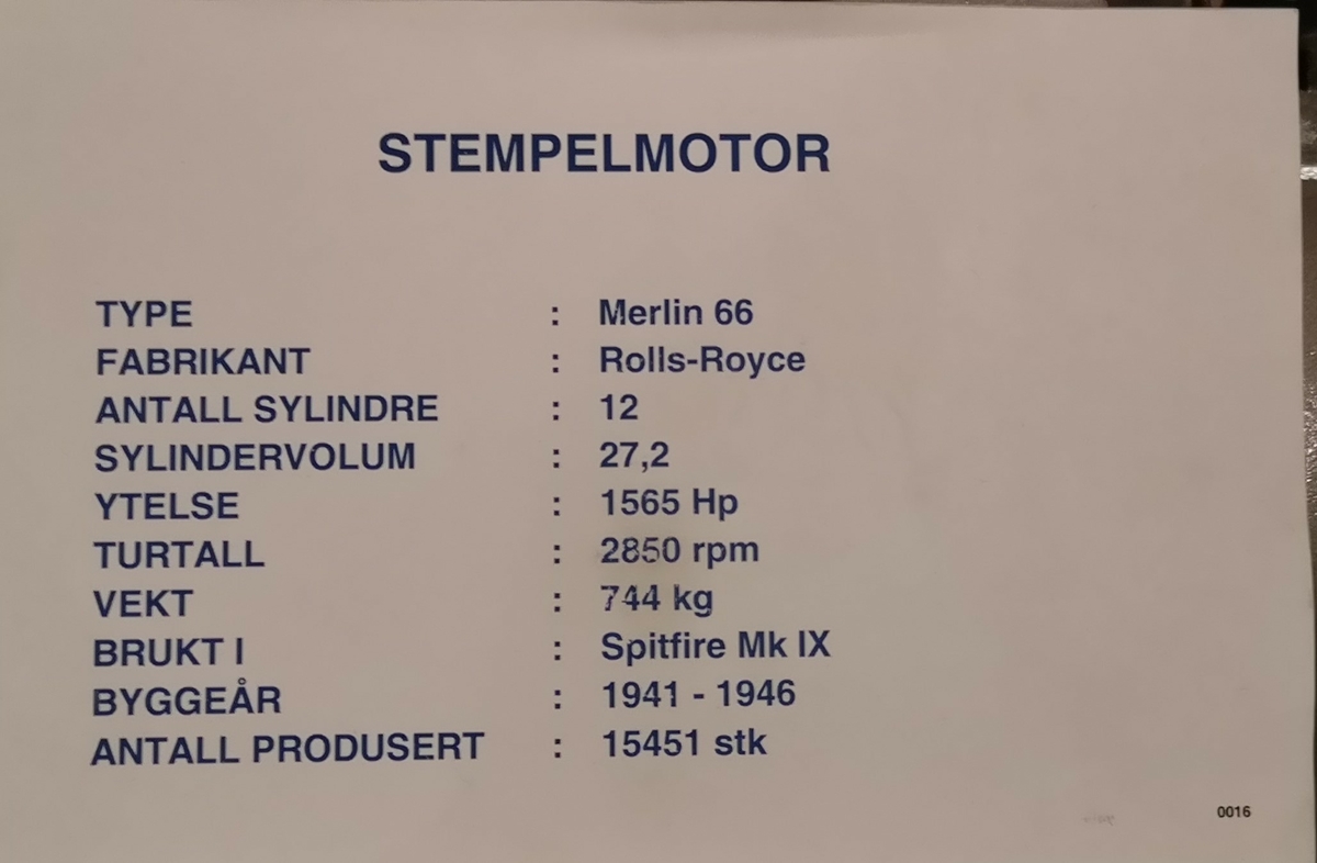 Stempelmotor med 12 sylindre, 27,2 liter, 1565 Hk, 2850 rpm, vekt 744 kg. Produsert i et antall av 15451 stk.