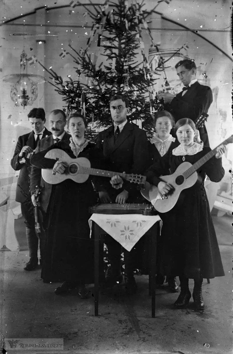 76. Juletrefest i Sogge bedehus 01.01.1918. (eksponeringstid 8 sek)