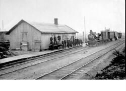 Järnvägsstationer i Halland