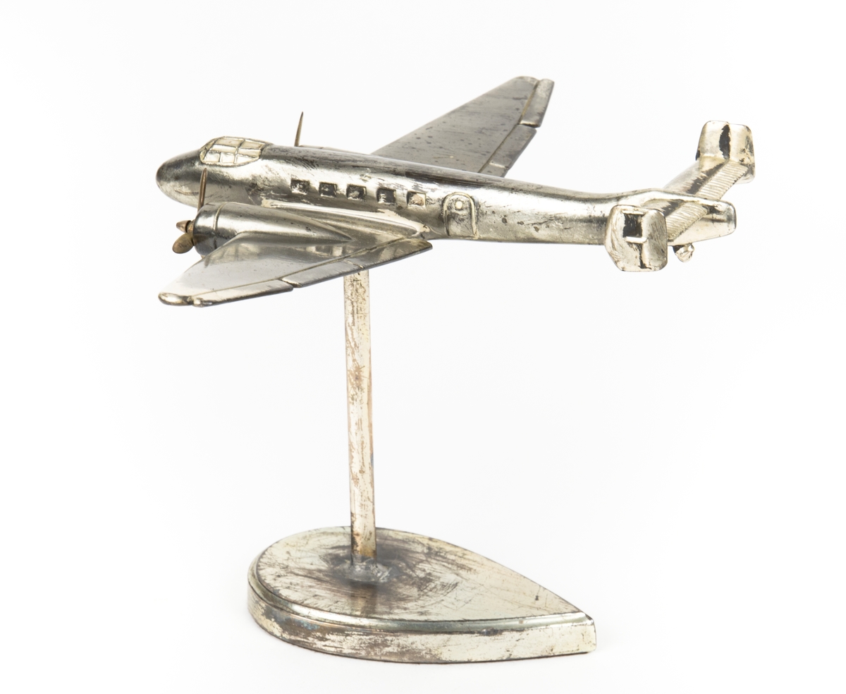 Metallmodell av Junkers Ju 86Z, den civila versionen av Ju 86. Förvaras i originalförpackning.