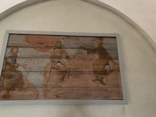 Kyrktak, isärtaget, oljemålad dekor med änglar och bibelspråk.

Jesus Kristus.