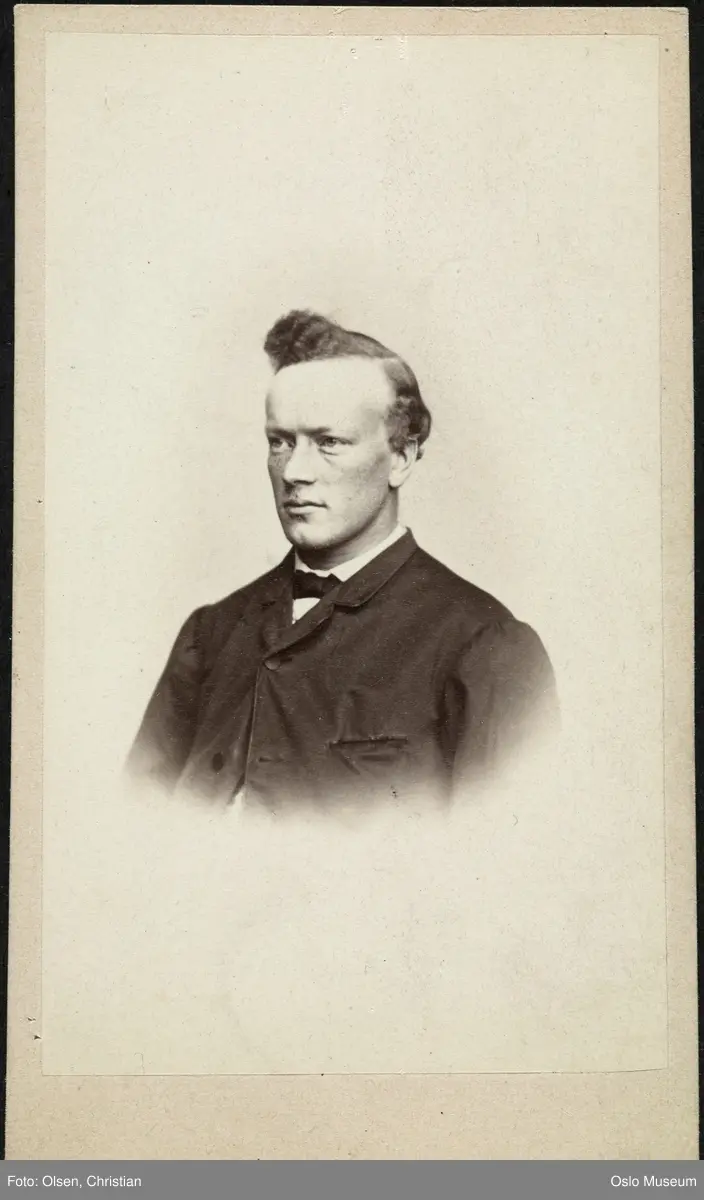 portrett, mann, vignettert brystbilde