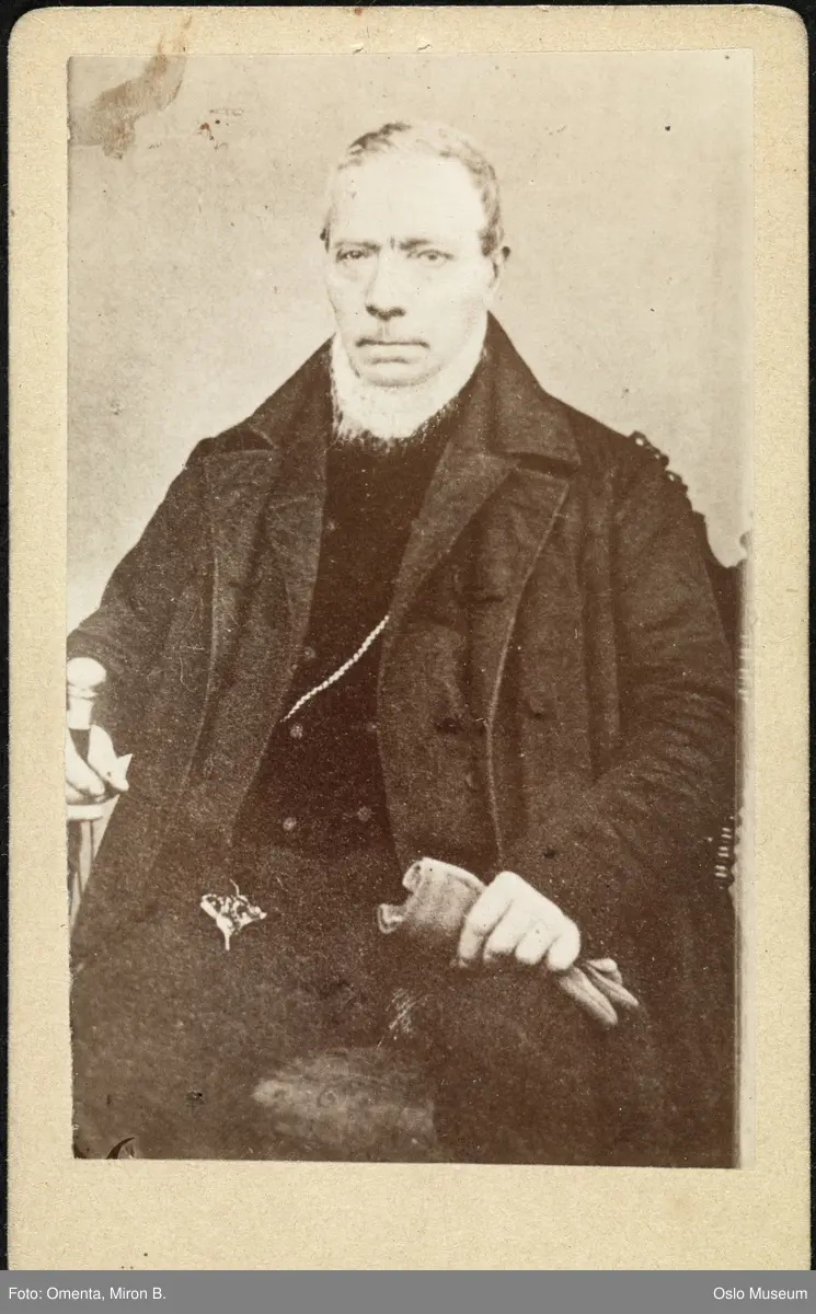 portrett, mann, tollkasserer, sittende halvfigur