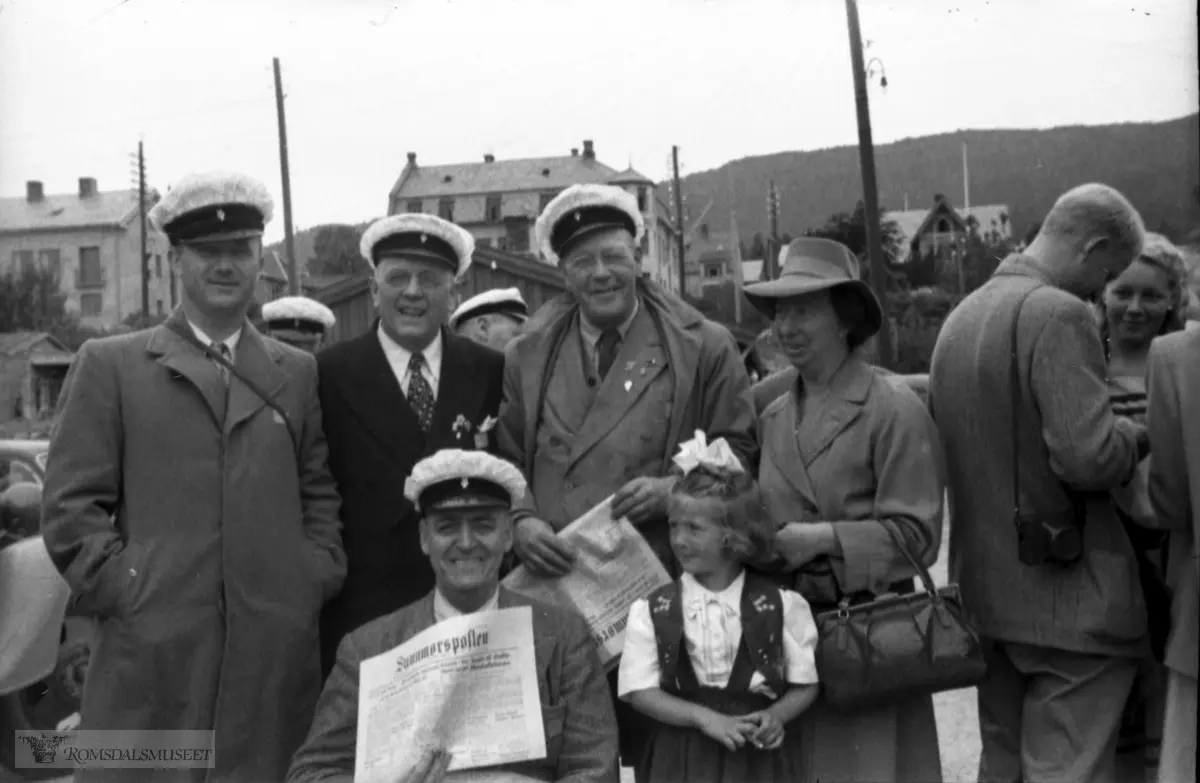 .Trolig besøk av et kor fra Sunnmøre som reiser videre til Kristiansund.