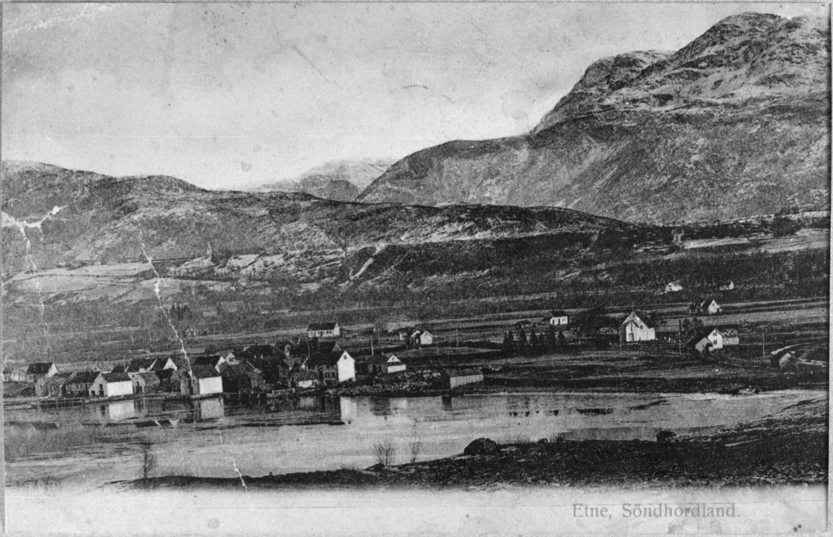 Landskap frå Etnesjøen, ca. 1900.