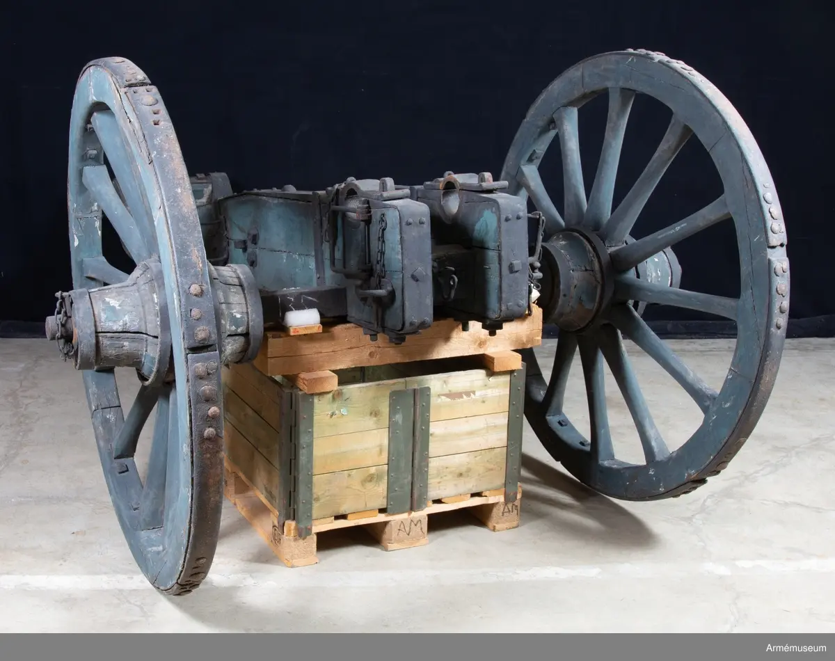 Grupp A:I.

Namn: "Grave" (allvarsam).

Kaliber 9,8 cm. Loppets rel. längd 16 kal. Vikt 400 kg.