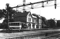 Järnvägsstationer i Halland