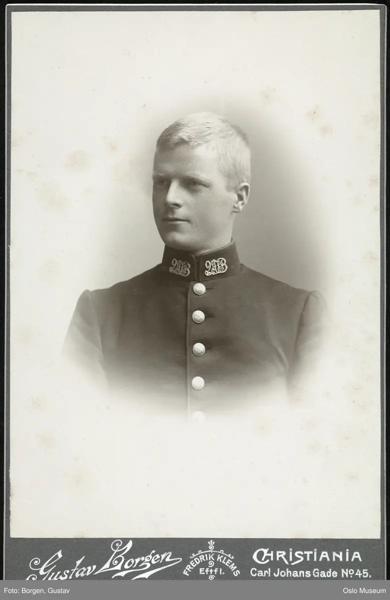 portrett, mann, kartograf, idrettsleder, vignettert brystbilde, uniform