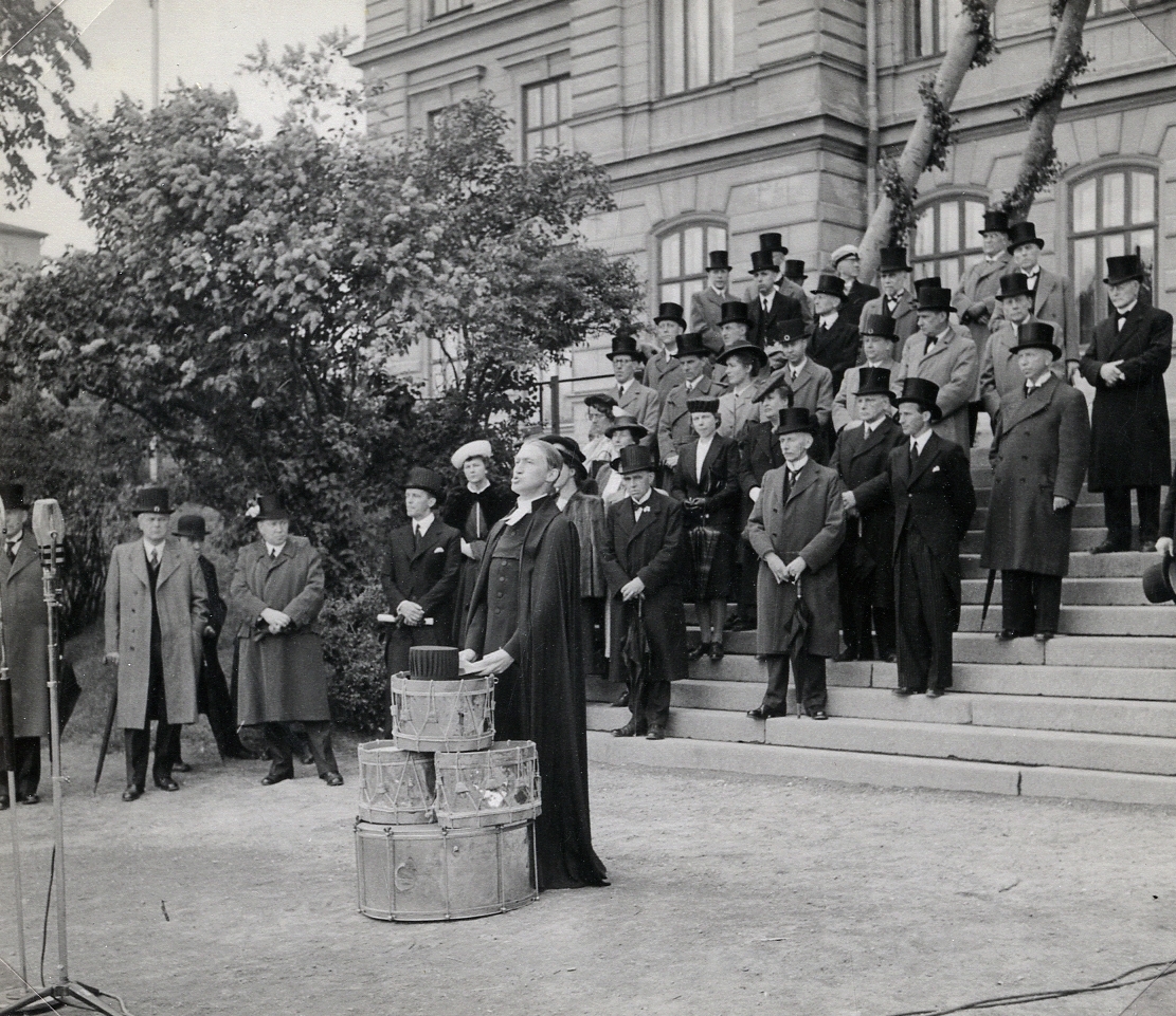 Läroverkets 300-årsjubileum, 1943. Domprost Ivar Hylander talar.