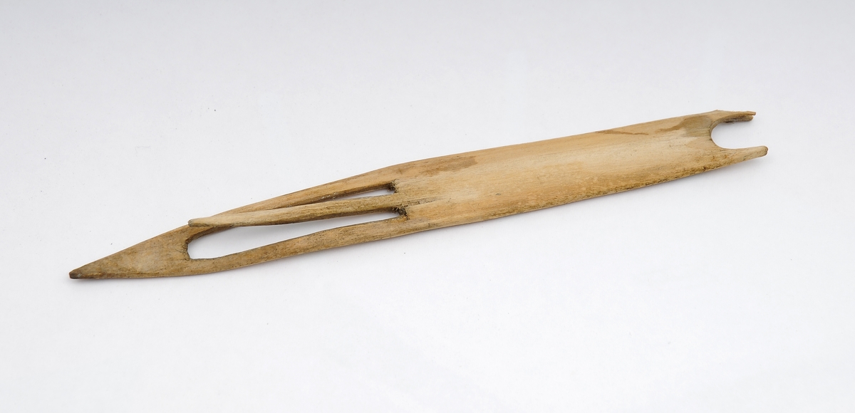 Garnnål, redskap til binding og bøting av fiskegarn