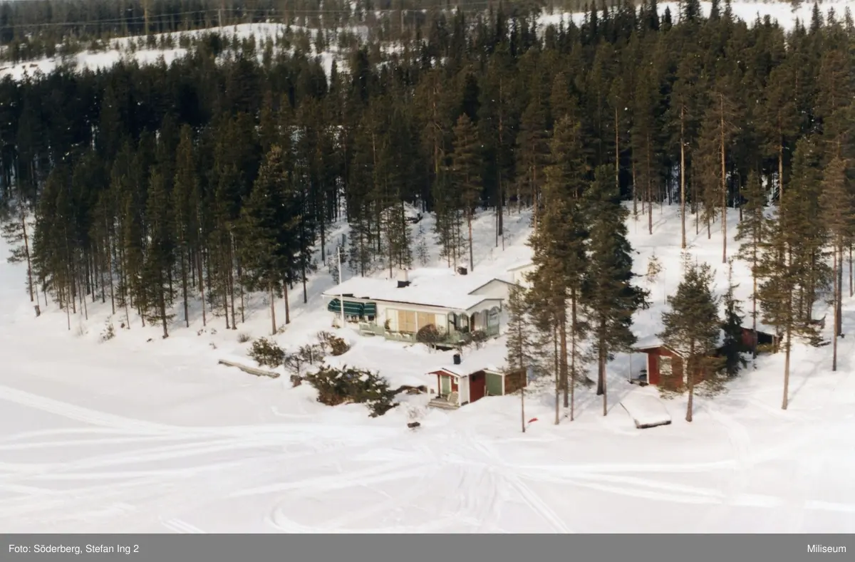 Helikopterbild. Bostadshus.