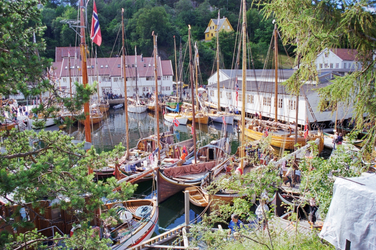 Trebåter på festival i Risør.