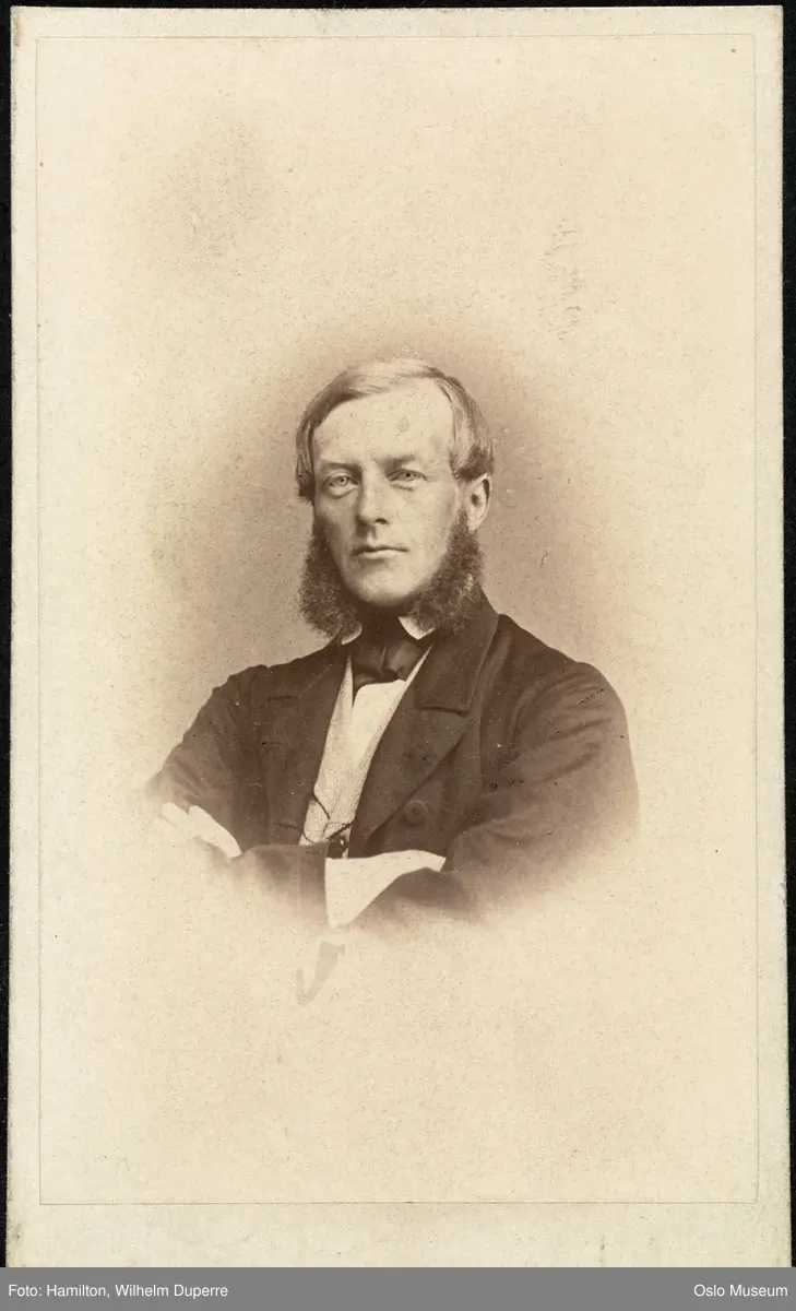 portrett, mann, godseier, grosserer, kjøpmann, vignettert brystbilde