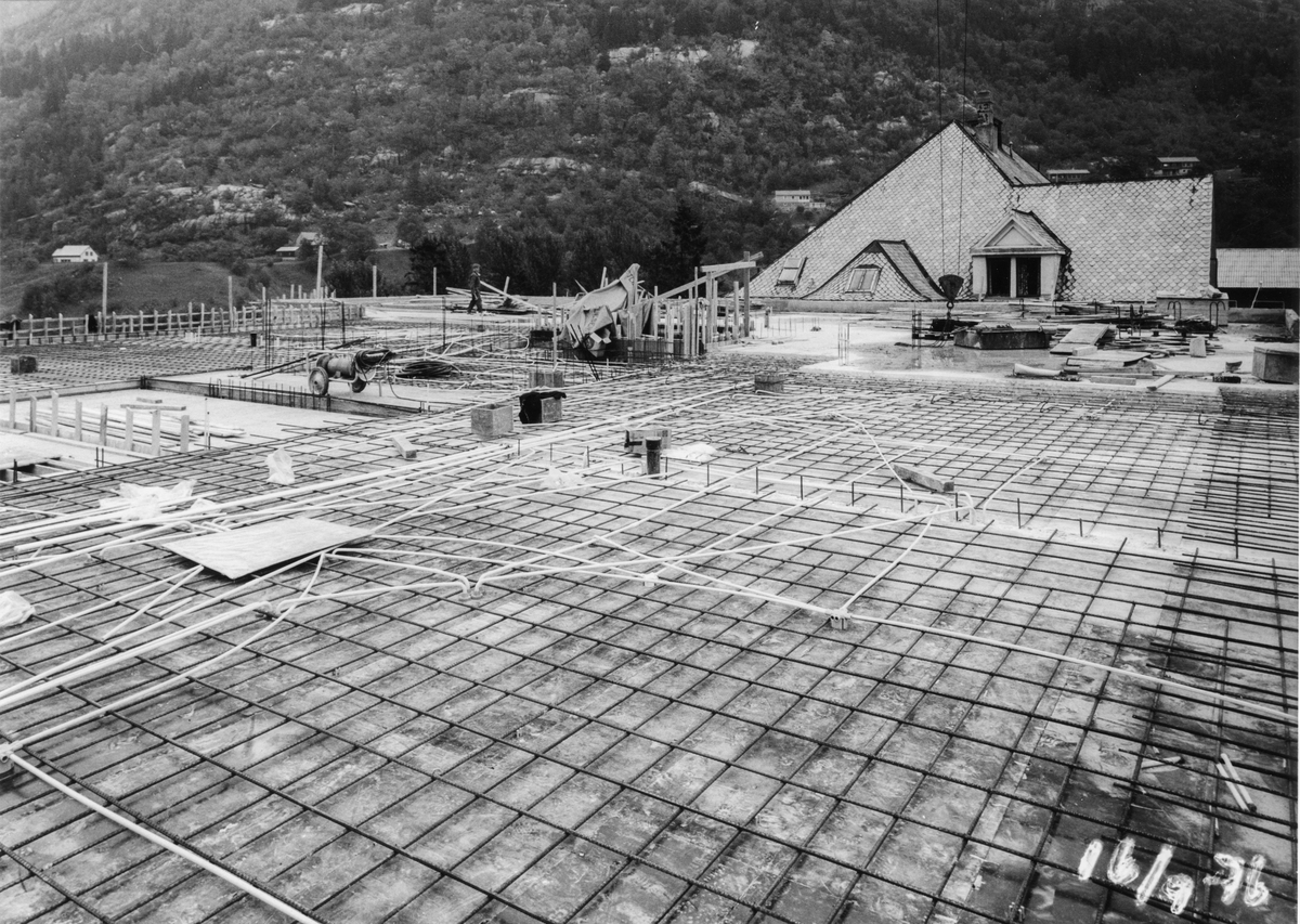 Bygginga av Odda sjukeheim i 1975-1976. 