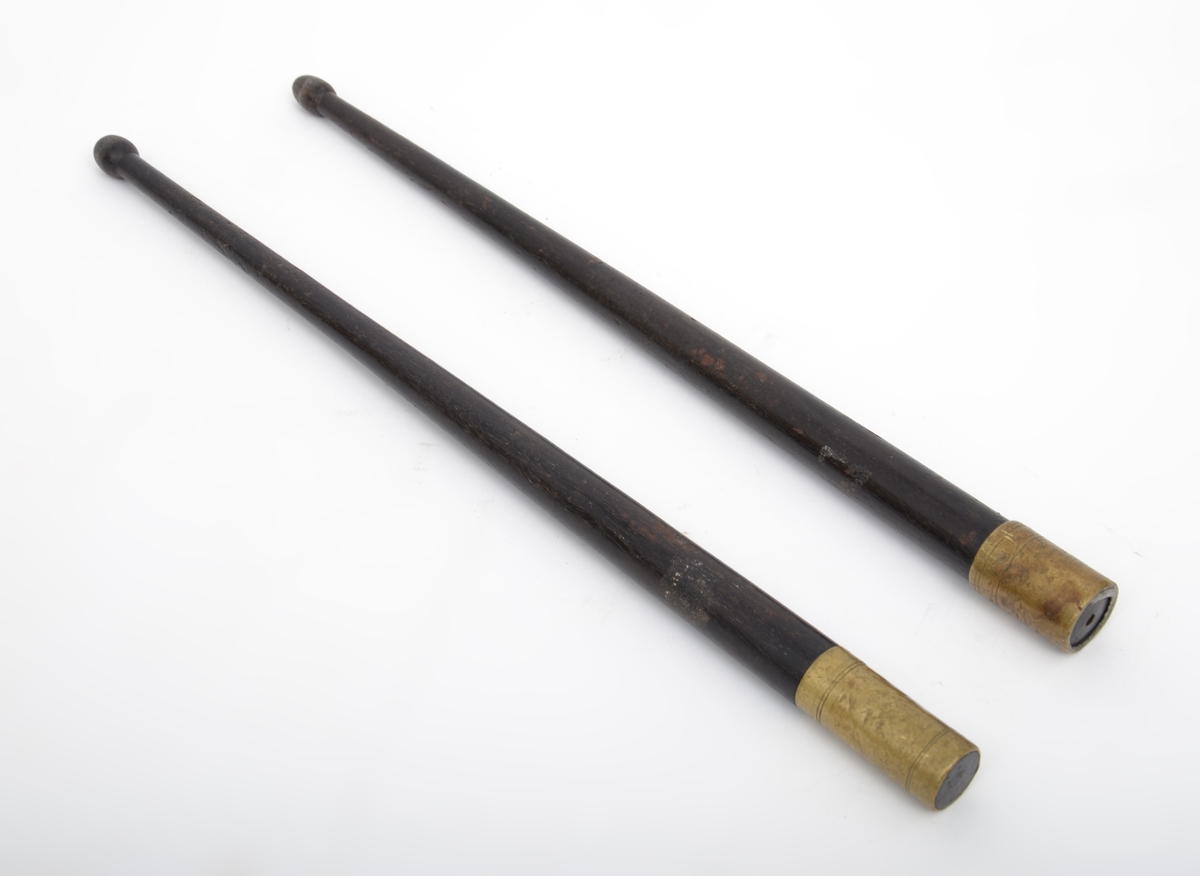 Tromme med trommestikk fra 1960-tallet eller tidligere