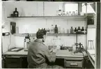 Västervåla sn, Fagersta kn, Dunshammar.
Laboratorium. C:a 1975-1976.