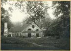 Västervåla sn, Fagersta kn, Ängelsberg.
Herrsmedjan vid Engelsbergs bruk, 1925.