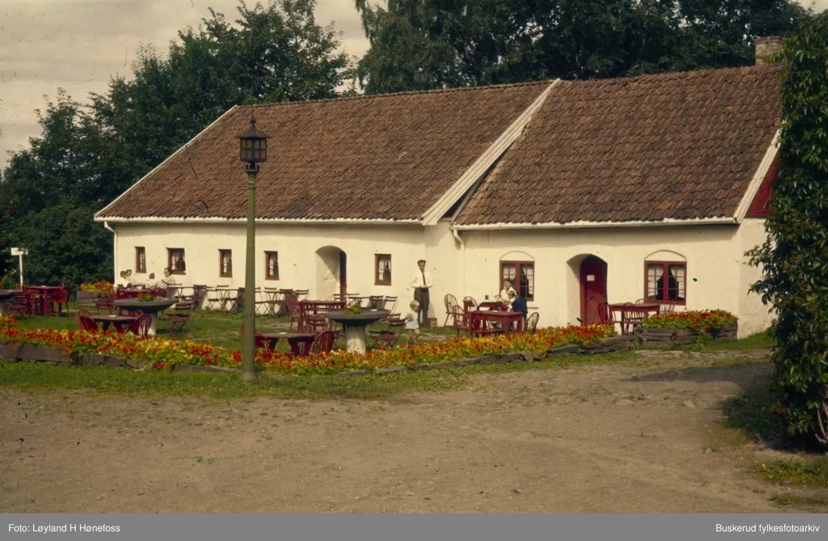 Gml. fjøset kafe ved Sundvolden hotel