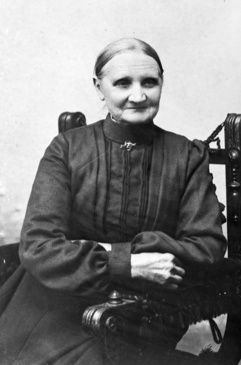 Indiane Olsen.