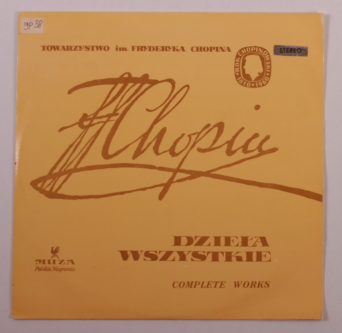 Grammofonplate i svart vinyl og plateomslag i papp. Plata ligger i en plastlomme.
