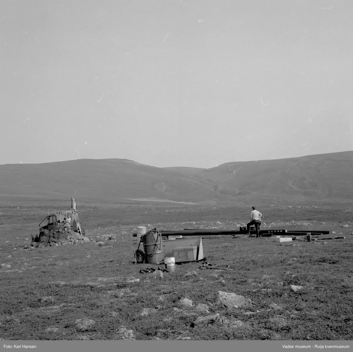 A/S Linjebygg. Anleggsarbeid; Oppsett og montering av master i Tana 1972.